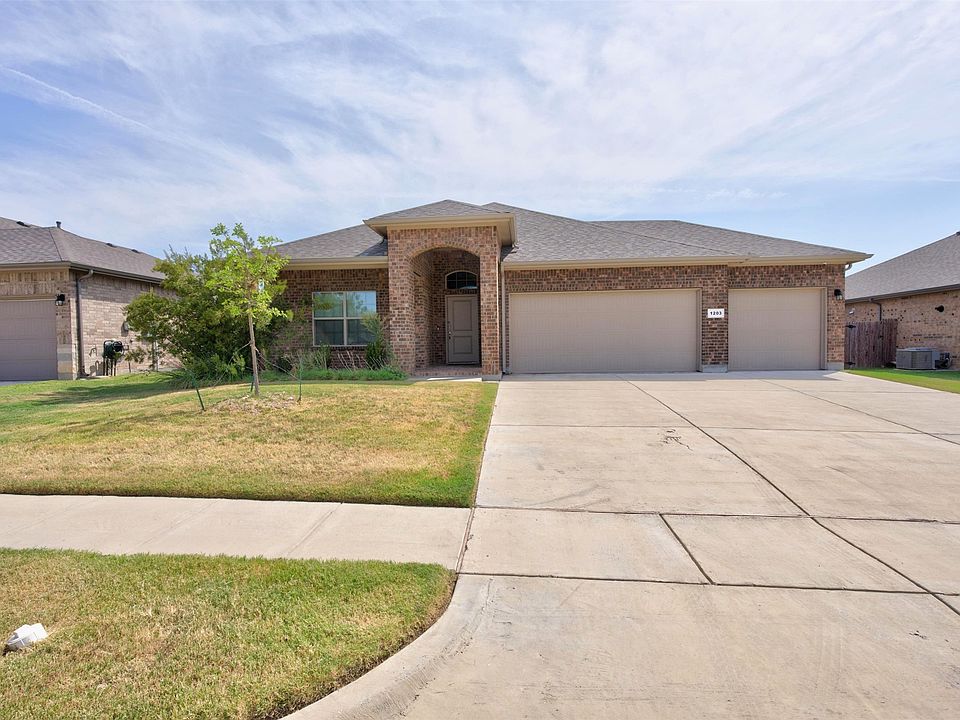 1st image of 1203 Larkspur Ln