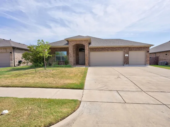 1203 Larkspur Ln, Cleburne, TX 76033