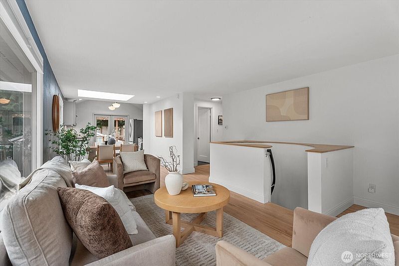 3rd image of 4503 NE 95th Street
