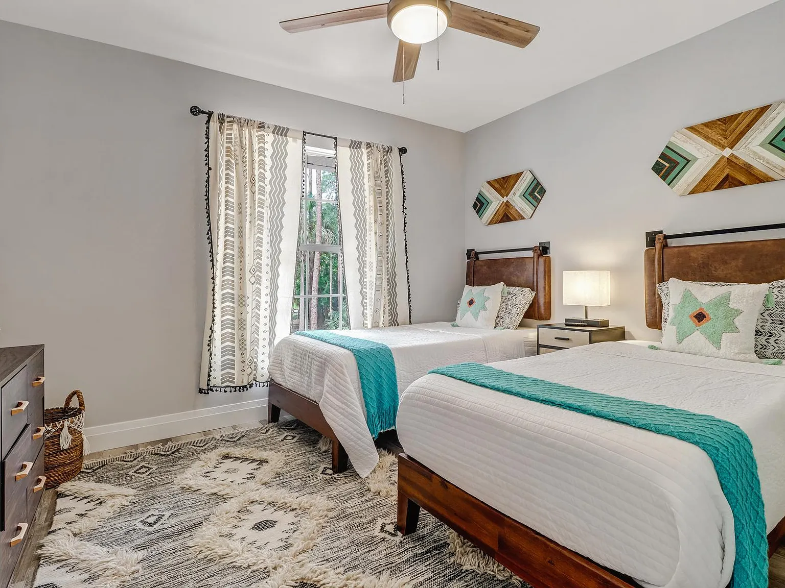 3 bed, 1450 sqft, $2,500 — Photo 3