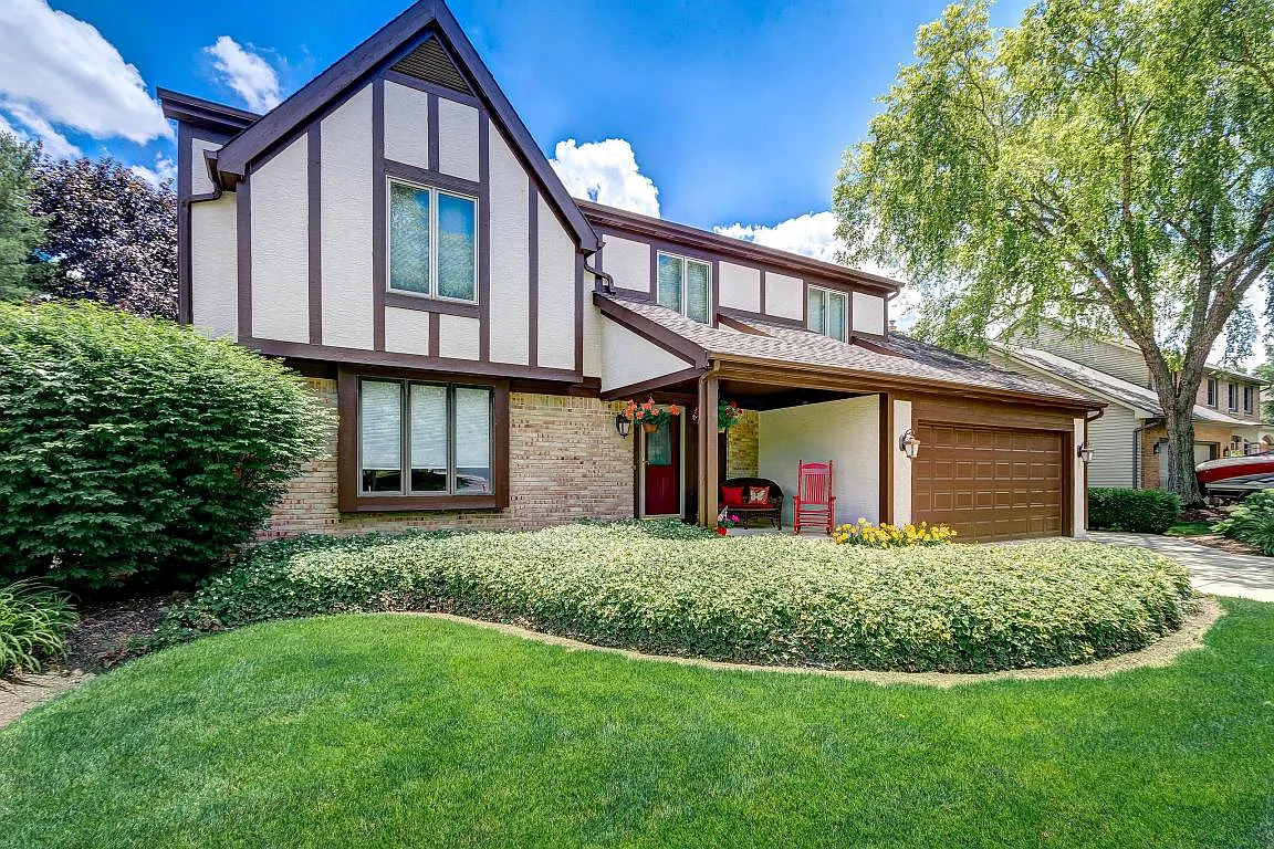 5784 Country House Ln photo 1