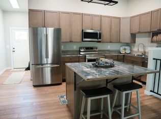 128 Saddle Loop APT B, Bigfork, MT 59911