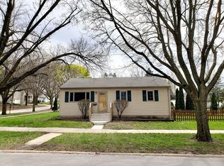 102 S Park St, Westmont, IL