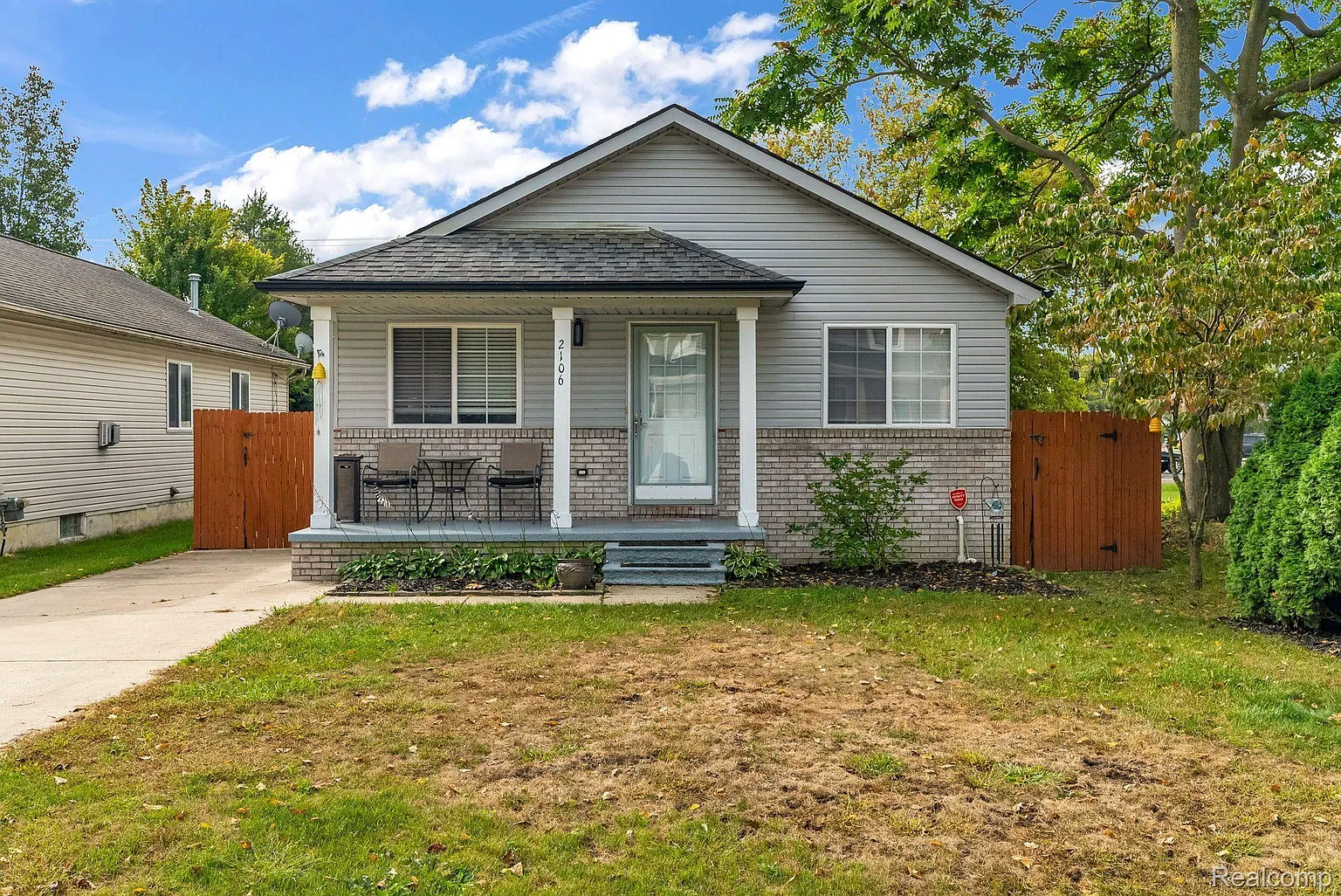 2106 Dawes Ave photo 1