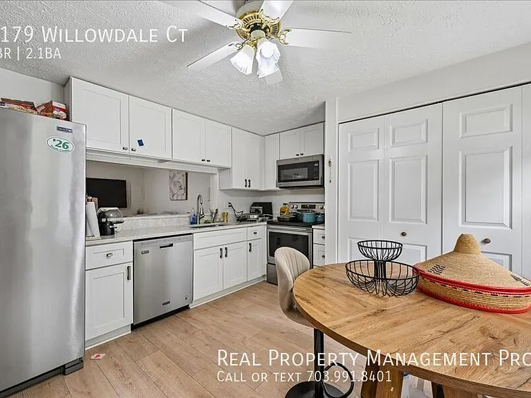 8179 Willowdale Ct — Photo 2