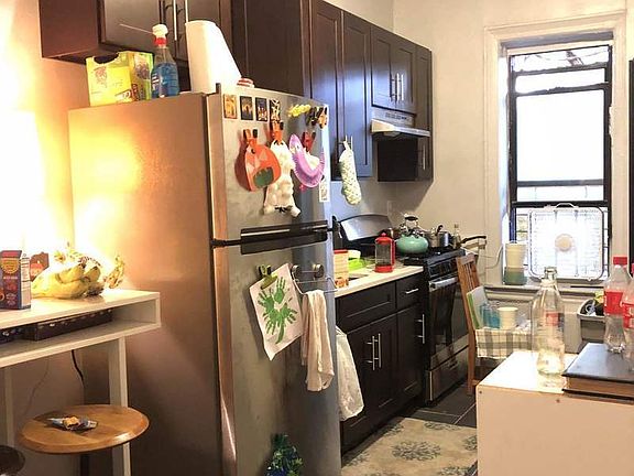 4th image of 969 Carroll St APT B2