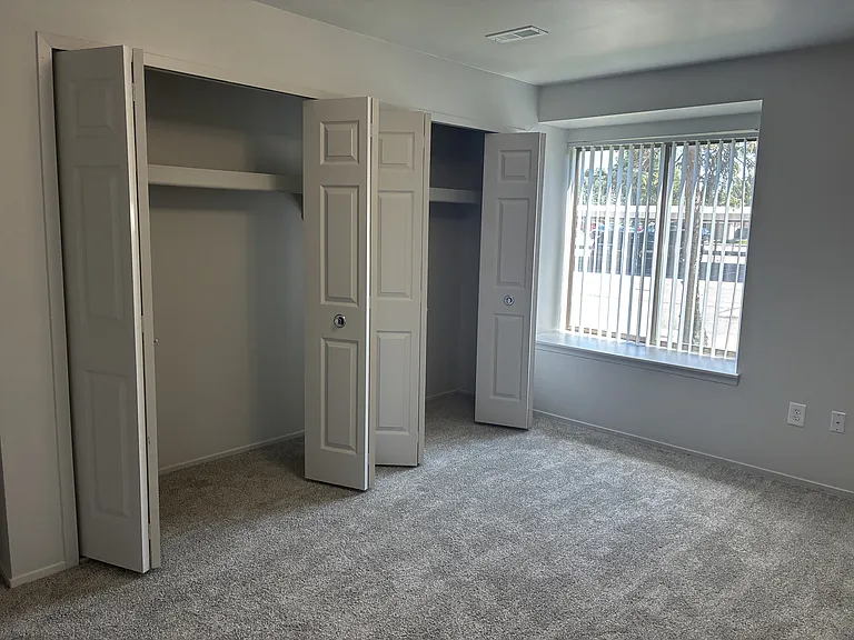 Prentiss Pointe Apartments — Photo 192