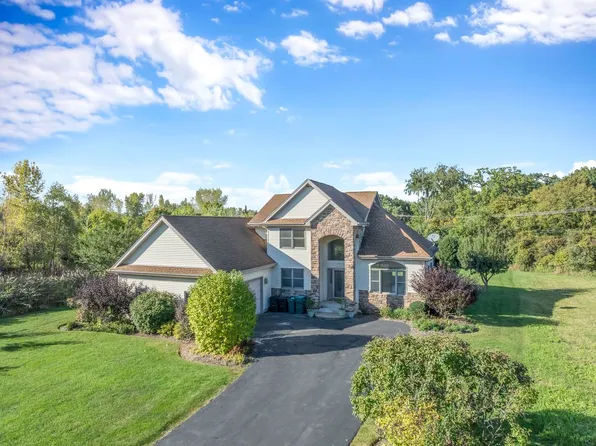 6712 Perkins Pkwy, Fox Lake, IL 60020