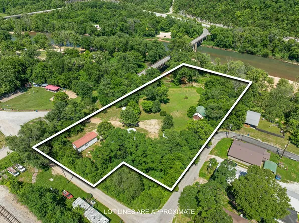 100 Y Bridge Boulevard, Galena, MO 65656