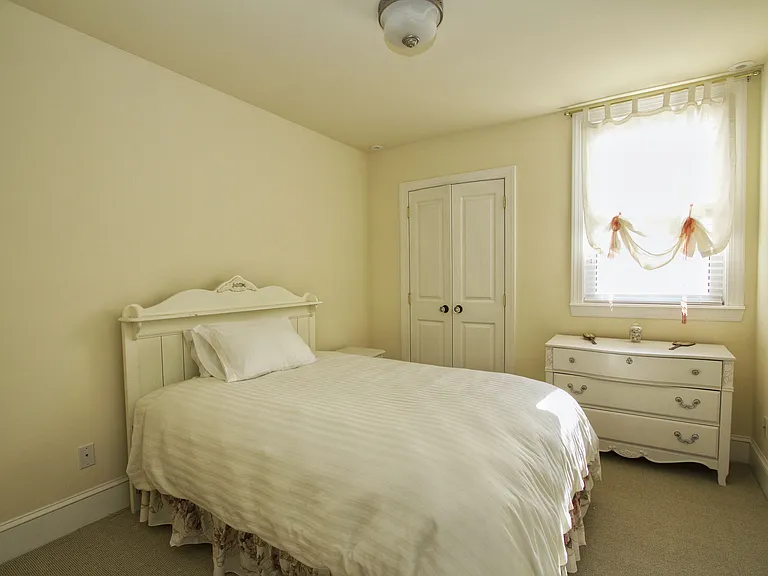 2 S Dudley Ave — Photo 20