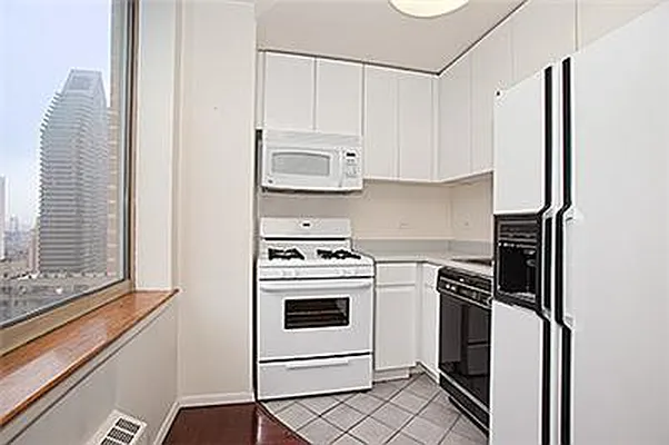 Rented by New York Residence | media 23