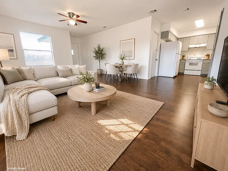 407 N Plant Ave — Photo 2