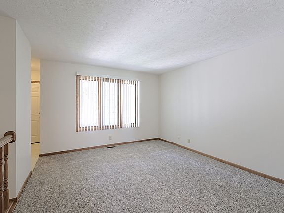 4th image of 1131 Knox St