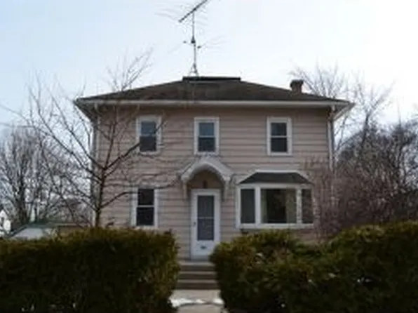 303 Forest Ave, Plymouth, WI 53073