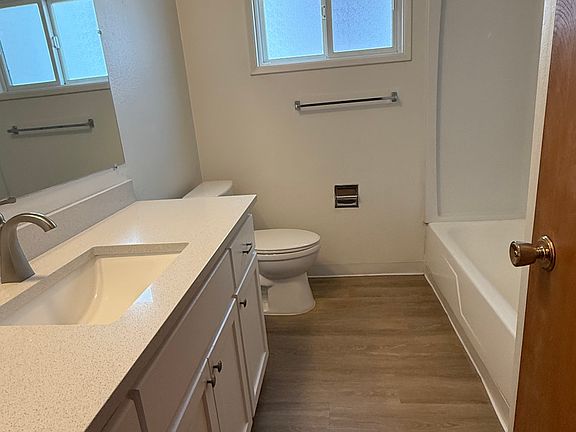 Full size Bathroom