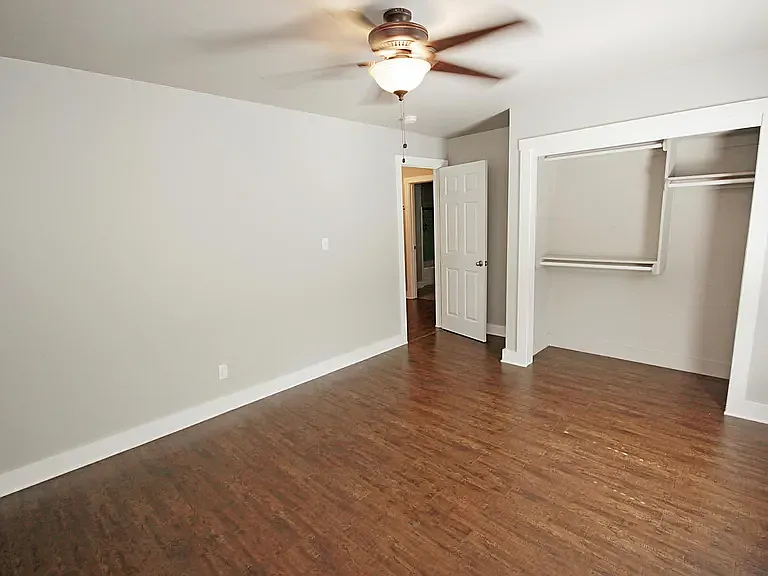 1205 W Brooks St — Photo 14