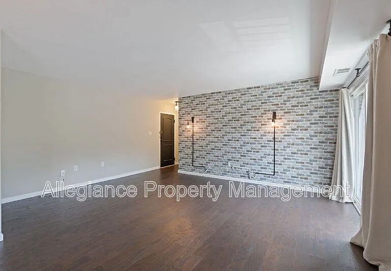3312 S 28th St #303 — Photo 5