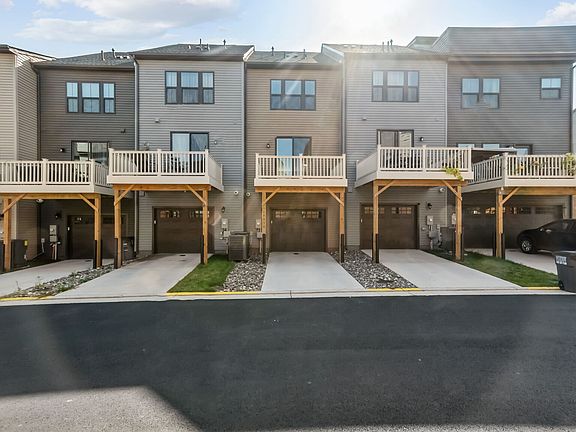 3rd image of 14054 Sunrise Valley Dr