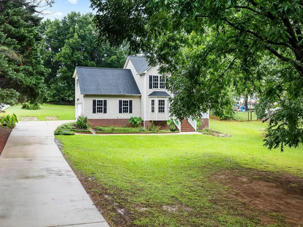 303 Norwood Dr, Clayton, NC 27527