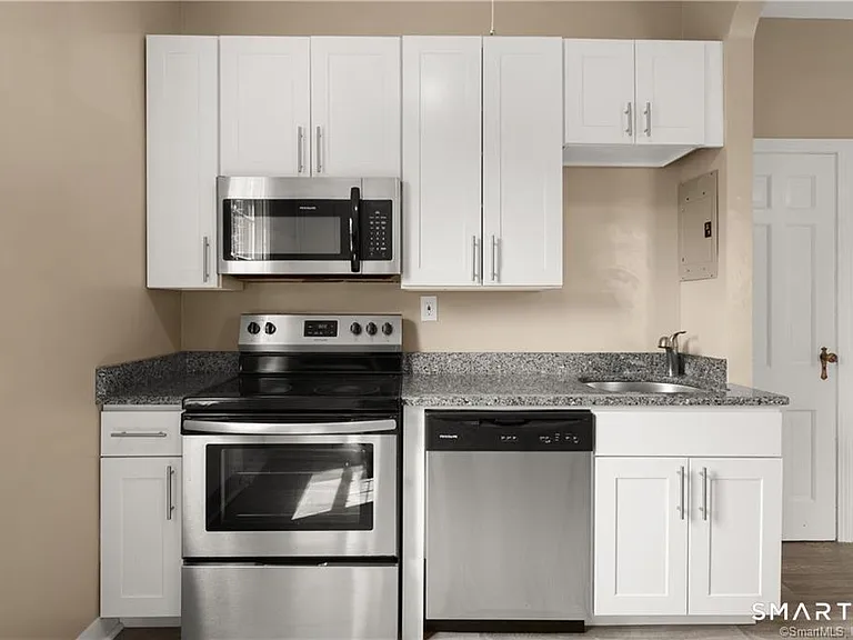 684 Farmington Ave #B6 — Photo 17