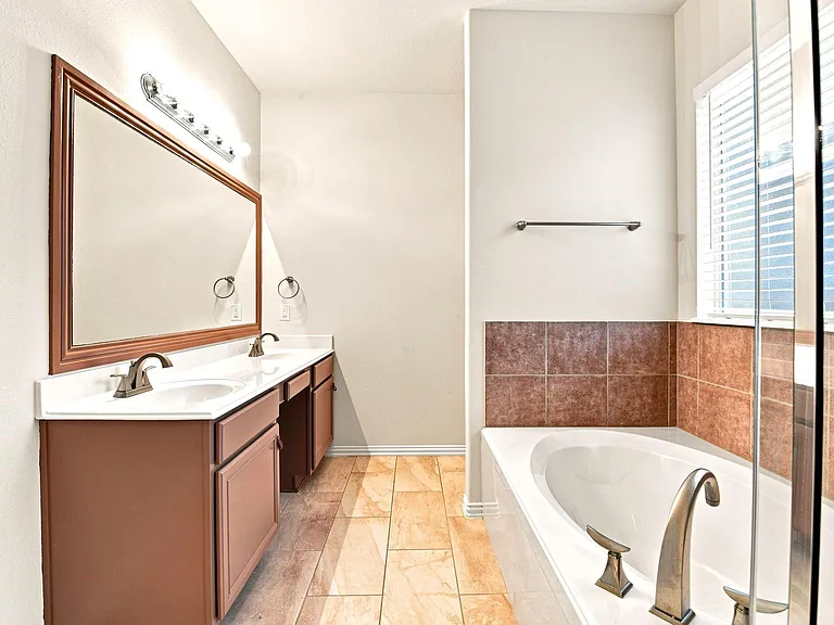 24418 Lakecrest Bend Dr — Photo 33