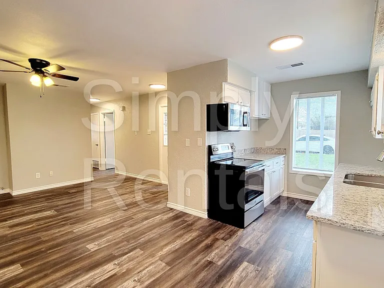 2602 Bliss St — Photo 3