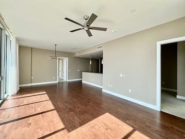 610 E Market St #2607 — Photo 3