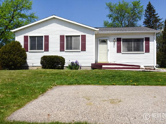 3rd image of 3683 Lake Michigan Dr NW