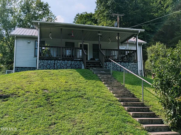 216 Banner St, Clinchco, VA 24226