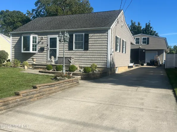 32 Villa Place, Eatontown, NJ 07724