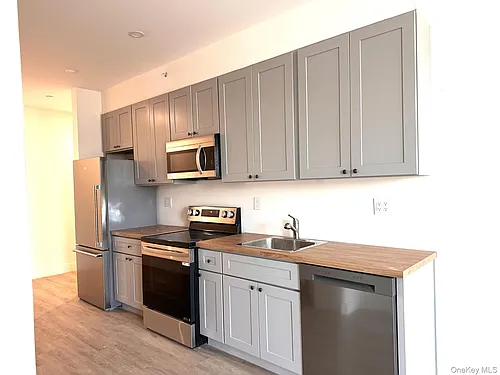 362 W Merrick Rd #101 Photo 1