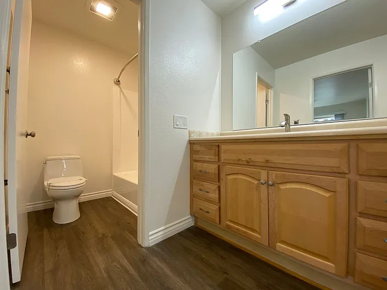 Adams Street Apartments — Photo 14
