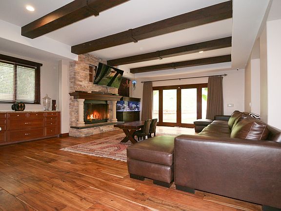 3rd image of 4405 Vanalden Ave