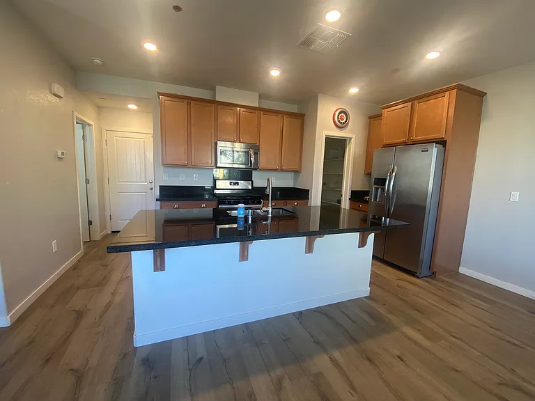Bridgeway Dr — Photo 9