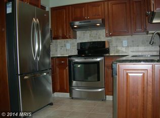 11 Mosbey Ct, Sterling, VA 20165