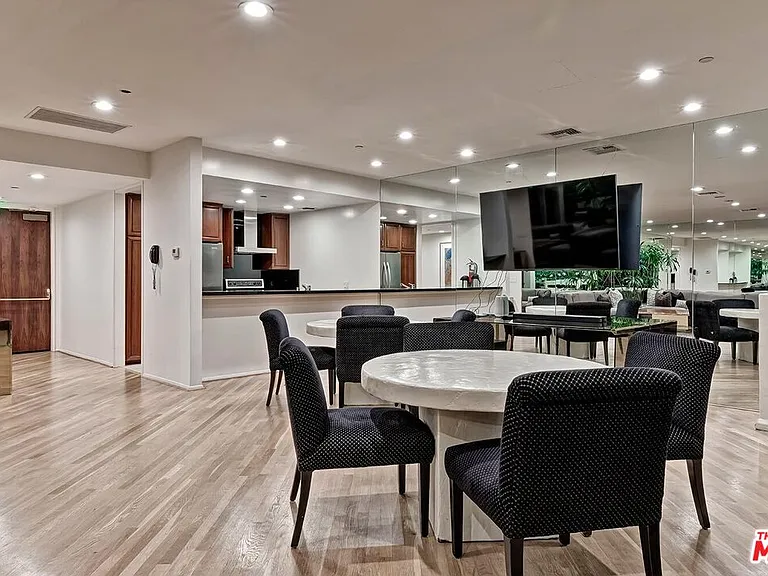 10350 Wilshire Blvd #1102 — Photo 36