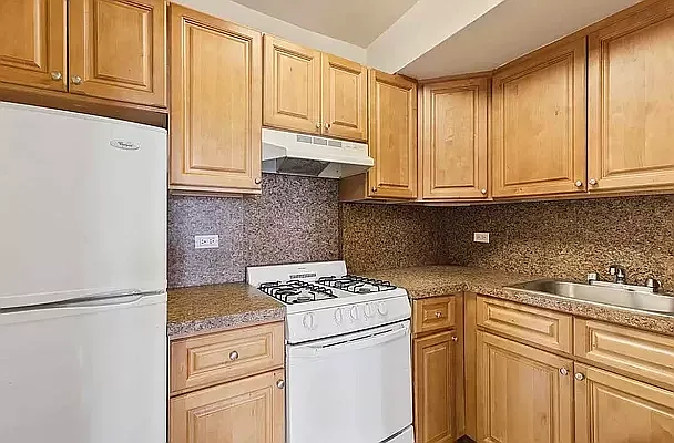 Rented by Contact Realty | media 2