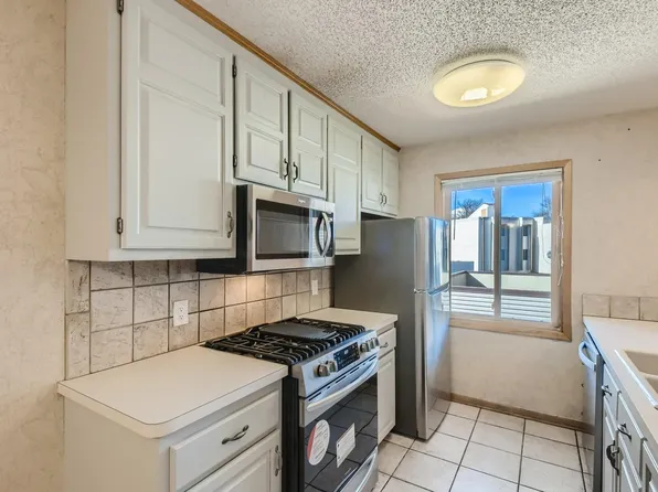 10720 Rockford Rd APT 205, Plymouth, MN 55442