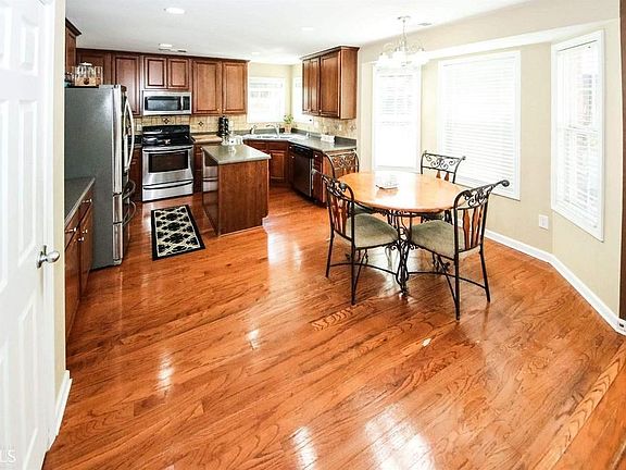 4th image of 1610 Highland Oaks Way