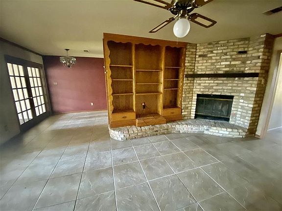 2nd image of 5878 Meadow Way