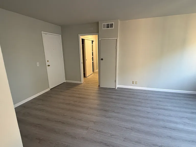 100 Elm St — Photo 19