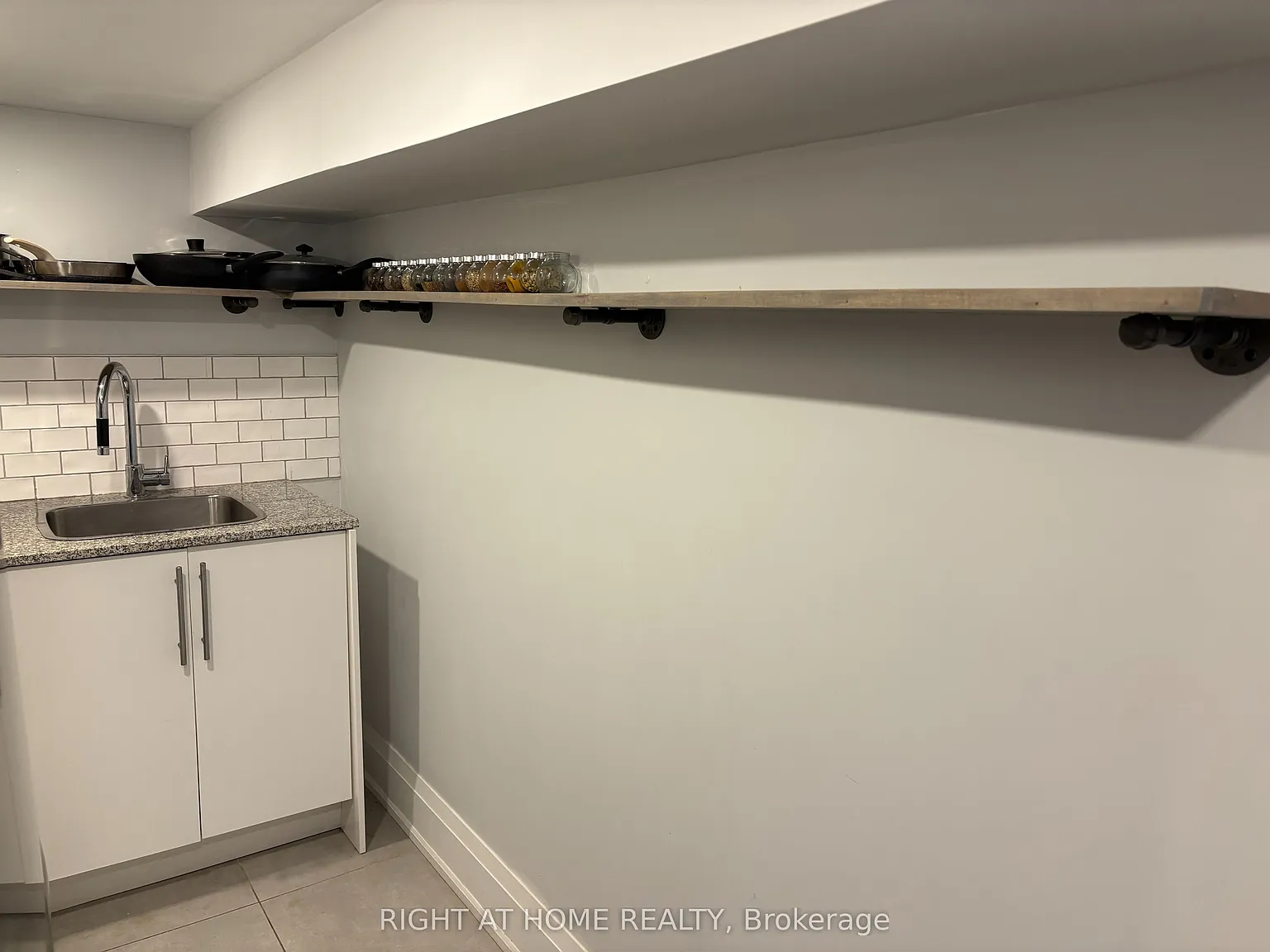 1 bed, $1,600 — Photo 2