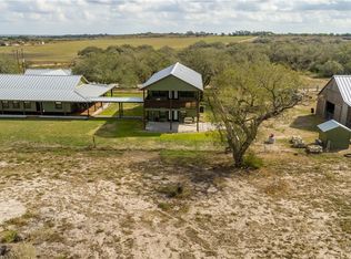 698 Hilbrich Rd, Westhoff, TX 77994