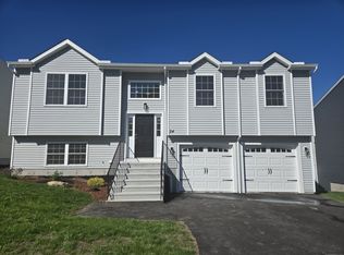 24 Yorktown Rdg, Waterbury, CT 06704
