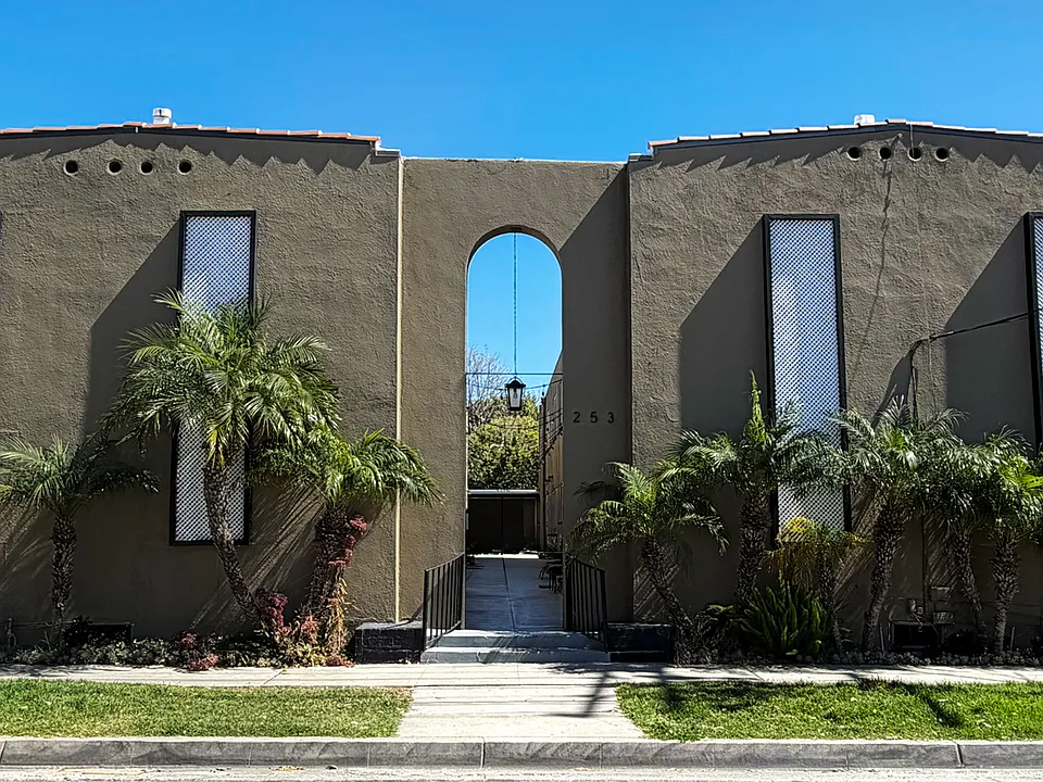 253 S. Lemon St.