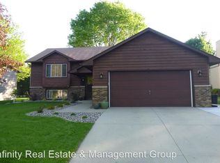 808 Chalet Dr NW, Rochester, MN 55901