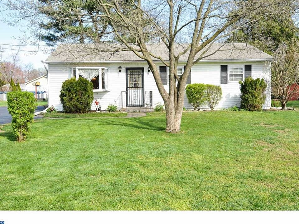 1st image of 2622 Balfour Ave