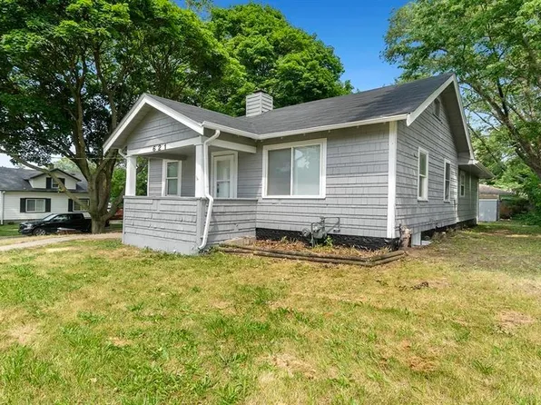 621 Miriam Ave, Rockford, IL 61101