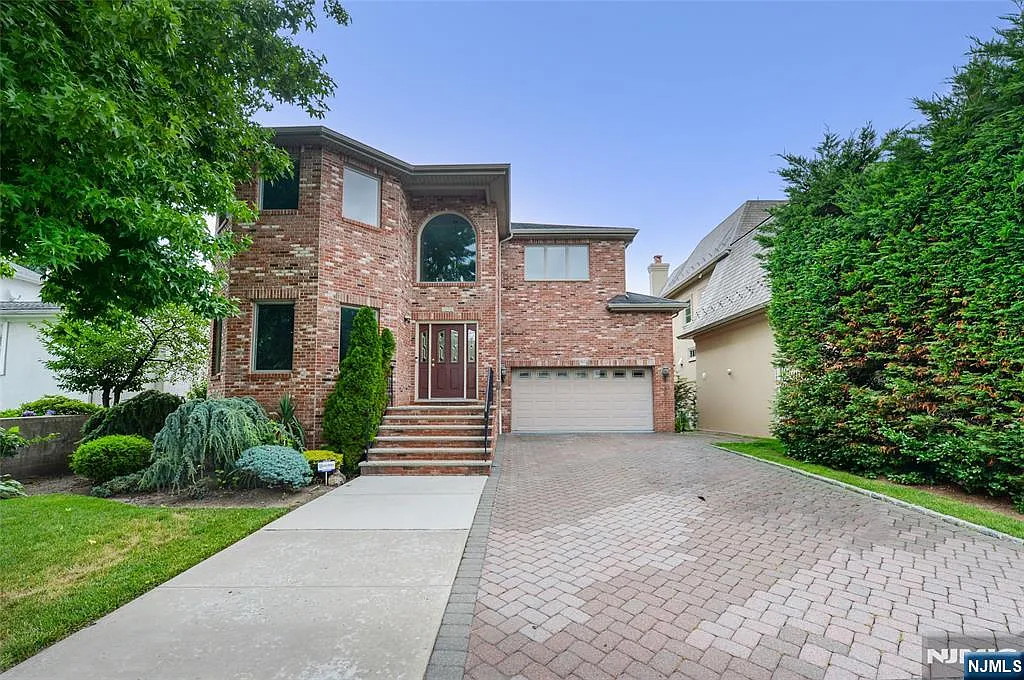 1056 Edgewood Lane, Fort Lee, NJ 07024 — Photo 1