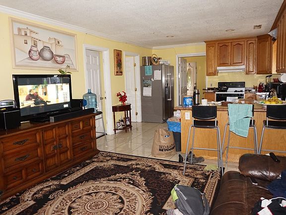 2nd image of 403 Clifton Ave